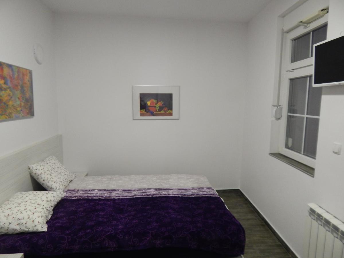 Hotel Red House Kiustendił Zewnętrze zdjęcie