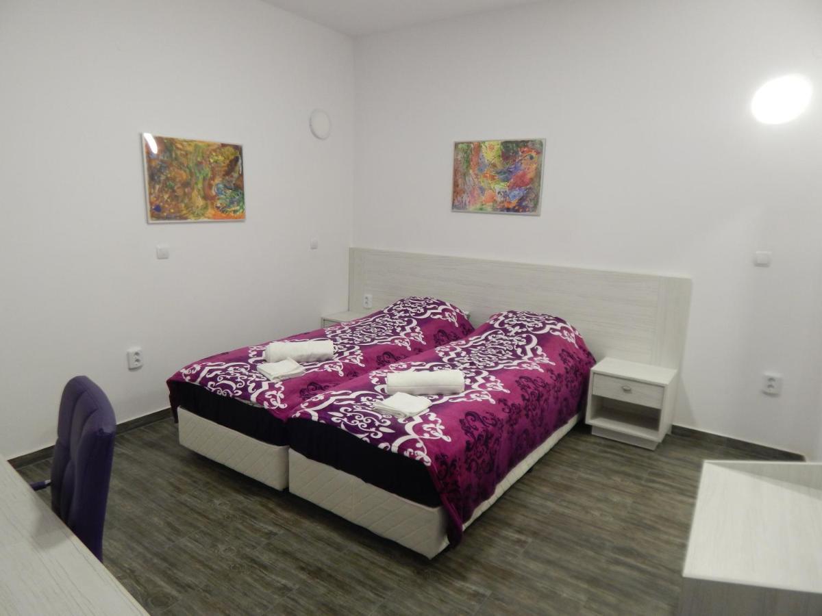 Hotel Red House Kiustendił Zewnętrze zdjęcie
