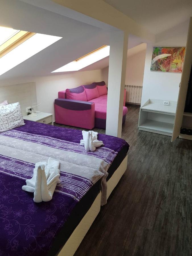 Hotel Red House Kiustendił Zewnętrze zdjęcie